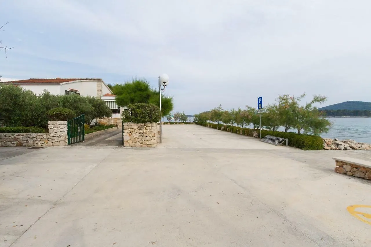 Beach Apartment M & B Poljana