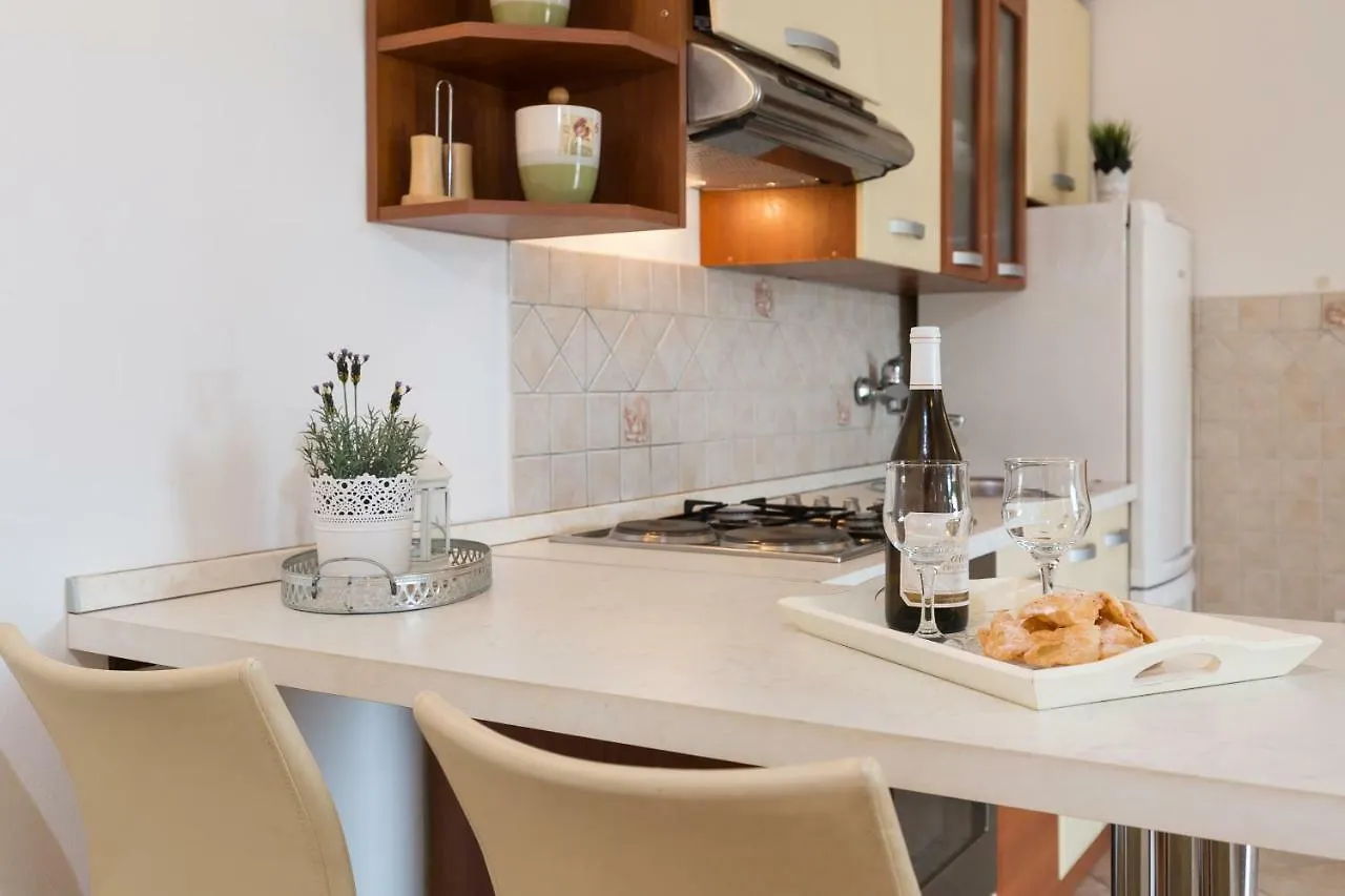 Beach Apartment M & B Poljana  0*, Poljana (Ugljan)