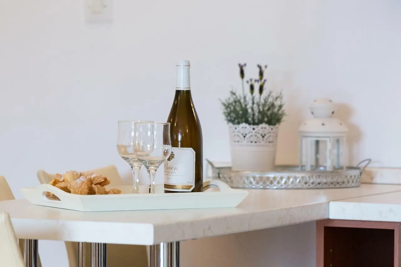 Beach Apartment M & B Poljana  Croatia