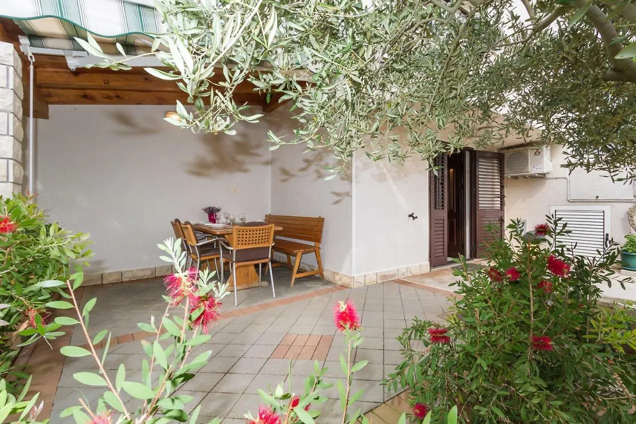 Beach Apartment M & B Poljana  0*, Poljana (Ugljan) Croatia