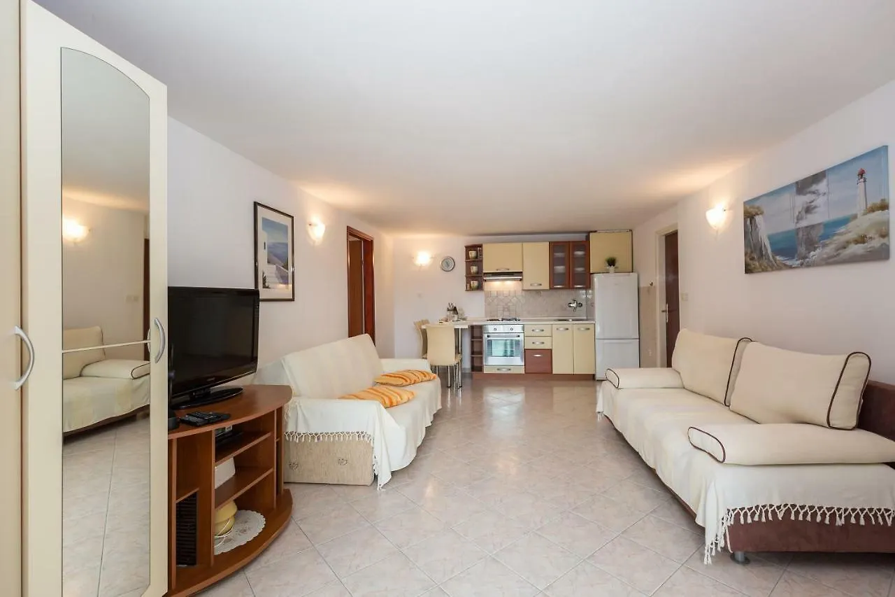 Beach Apartment M & B Poljana