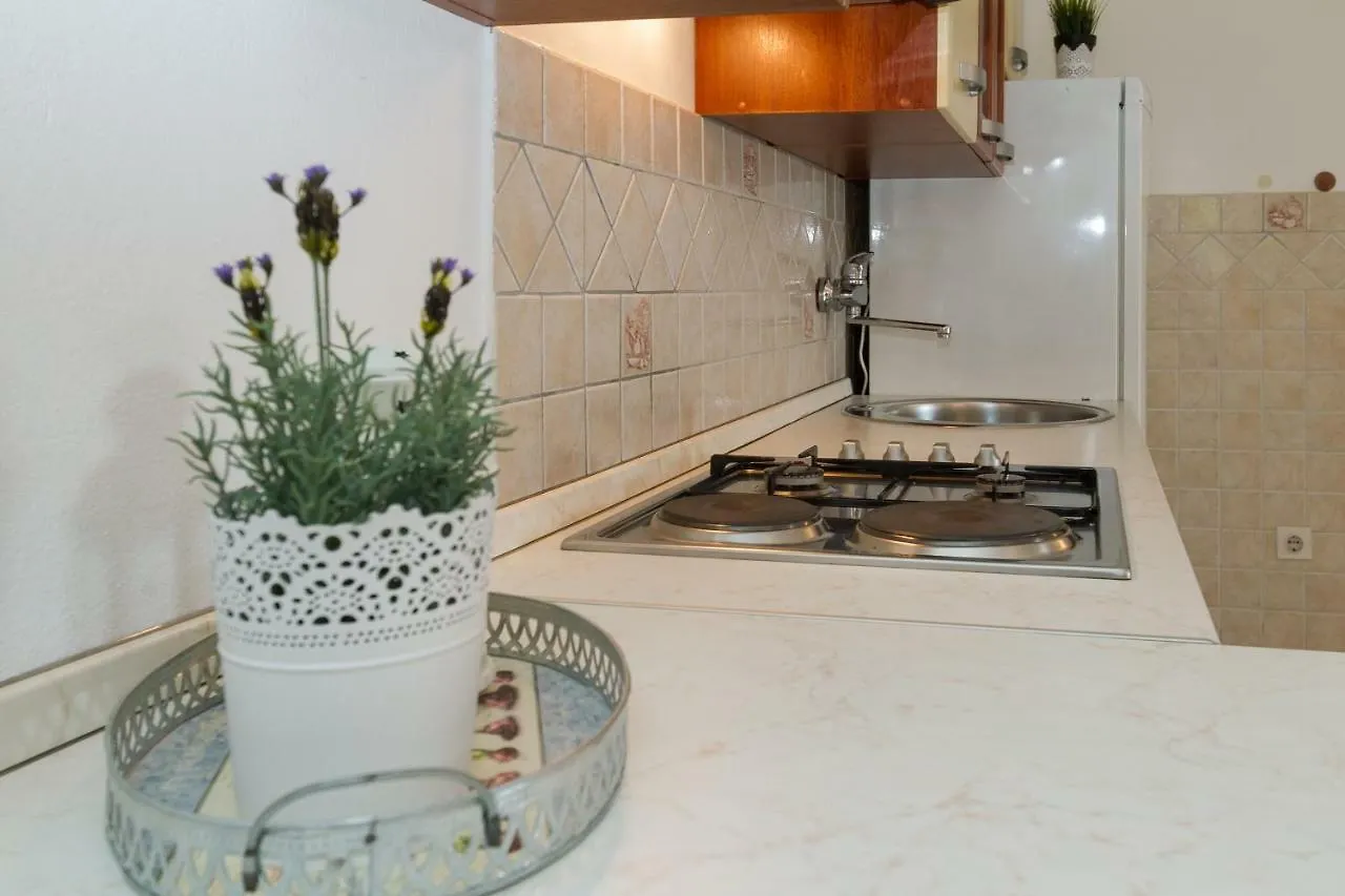 Beach Apartment M & B Poljana   Poljana (Ugljan)
