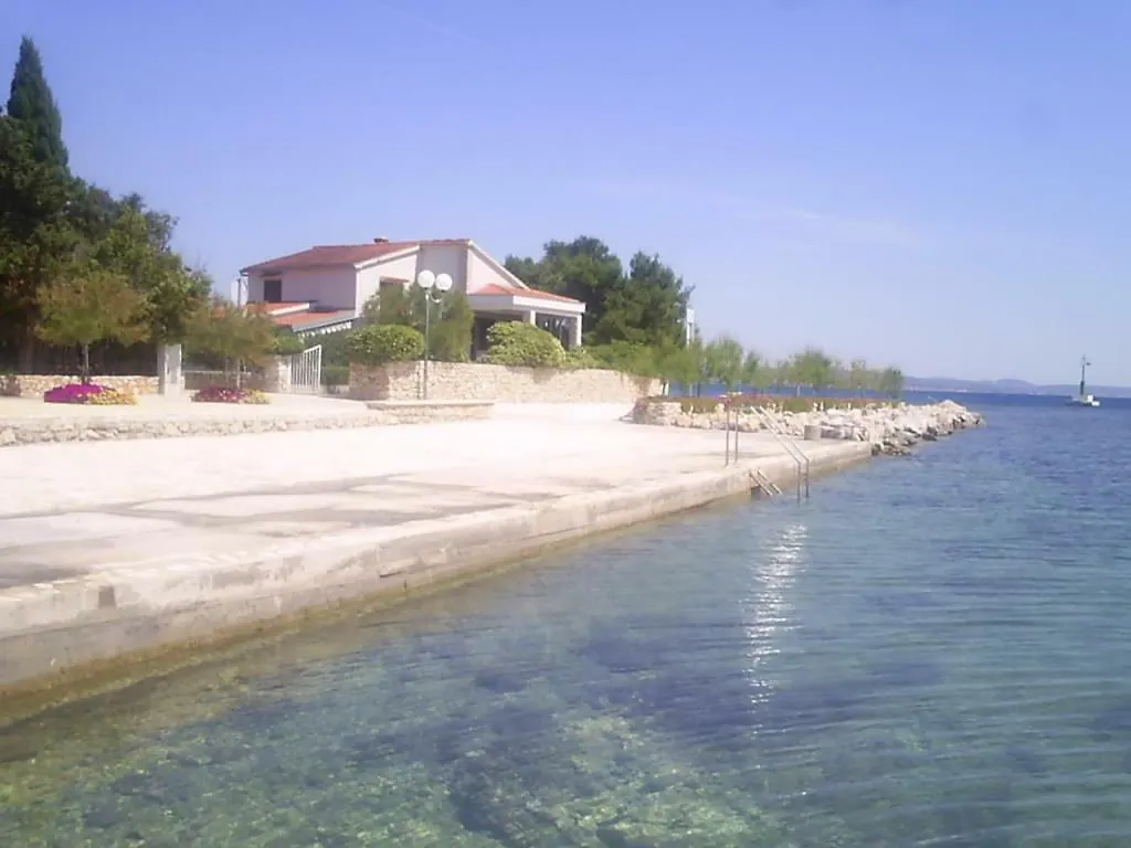 Beach Apartment M & B Poljana  Croatia