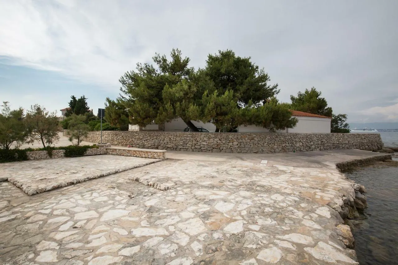 Beach Apartment M & B Poljana  0*, Poljana (Ugljan)