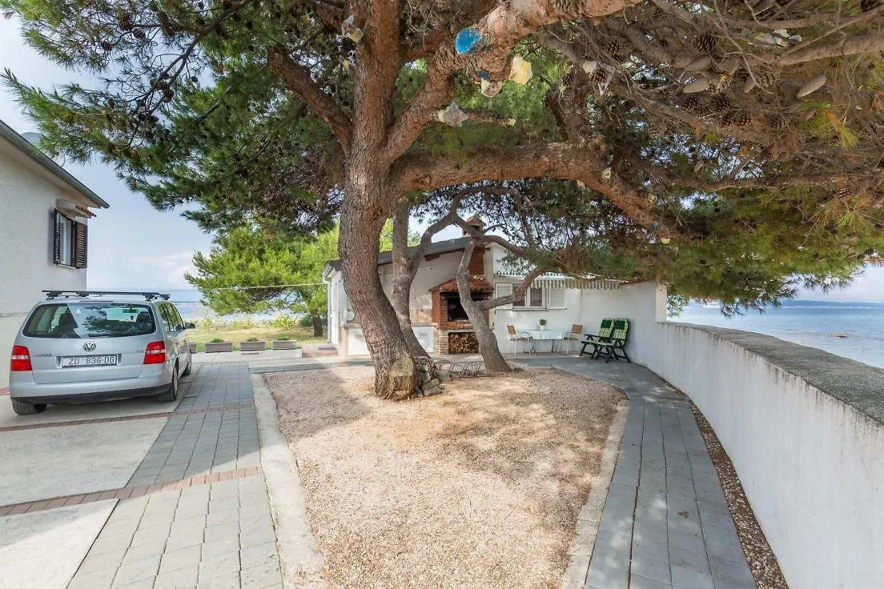 Beach Apartment M & B Poljana  Croatia