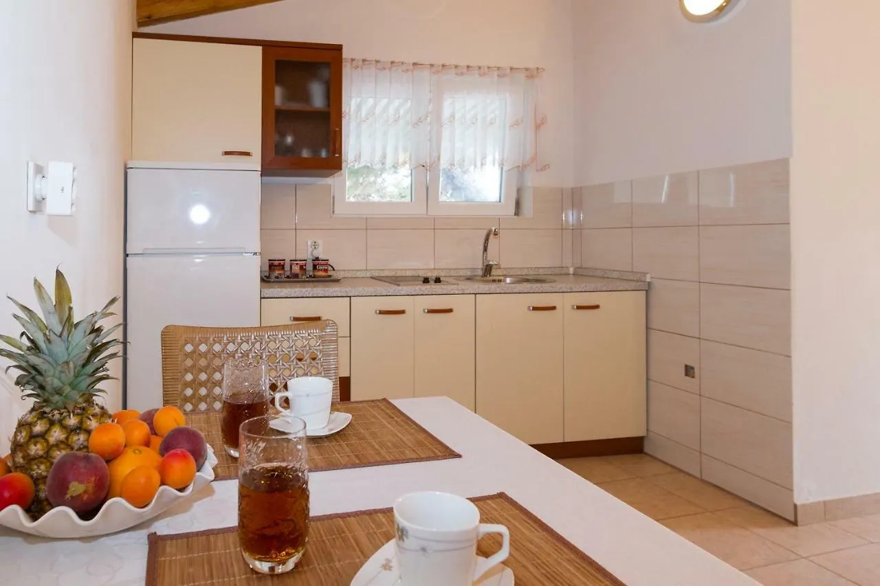 Beach Apartment M & B Poljana